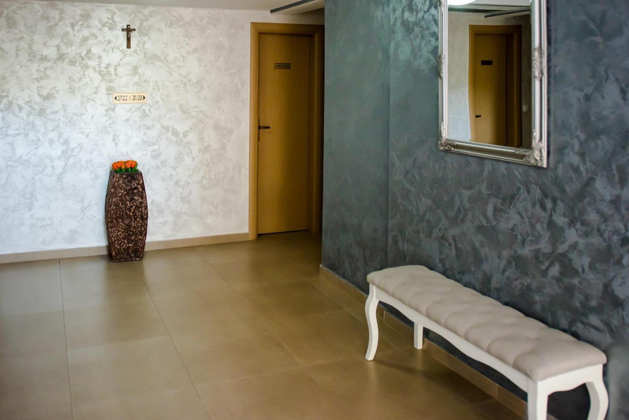 Hotel Villa Monako เมจูโกเรีย ภายนอก รูปภาพ