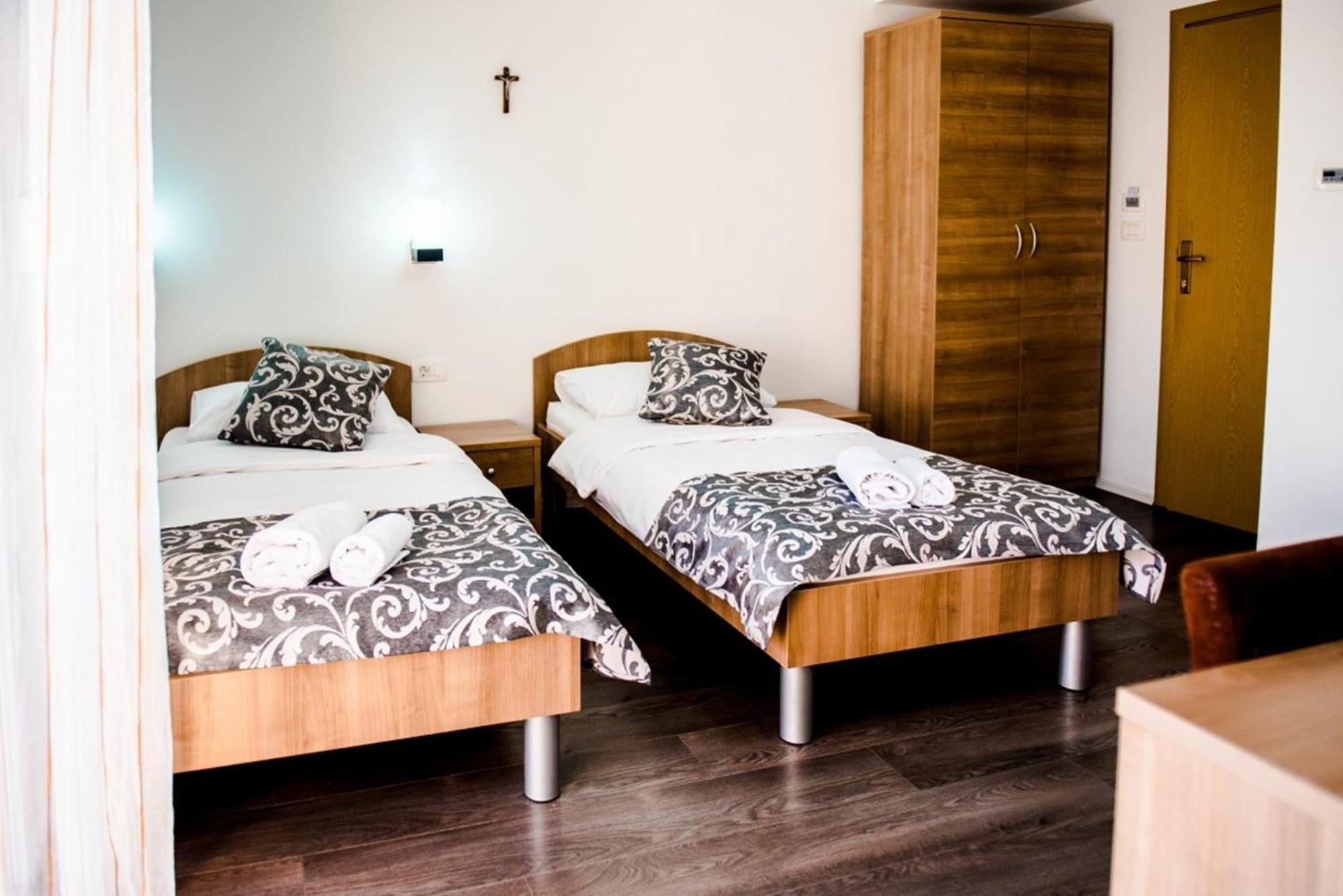 Hotel Villa Monako เมจูโกเรีย ภายนอก รูปภาพ