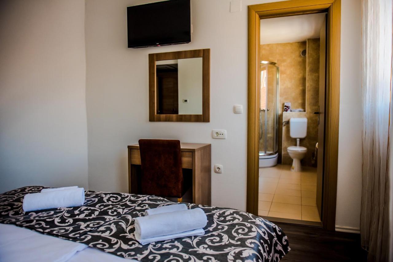 Hotel Villa Monako เมจูโกเรีย ภายนอก รูปภาพ